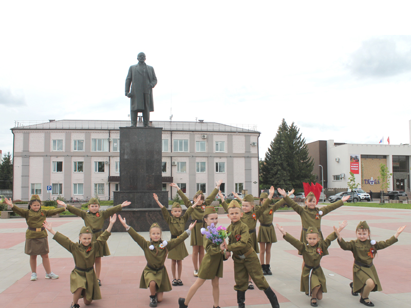 Война осталась в песнях, в танцах….