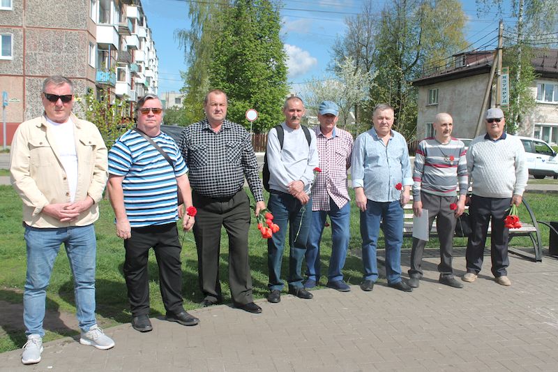 Ядерный выстрел в спину.