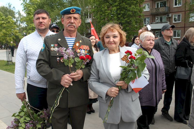 Семья с военной выправкой.